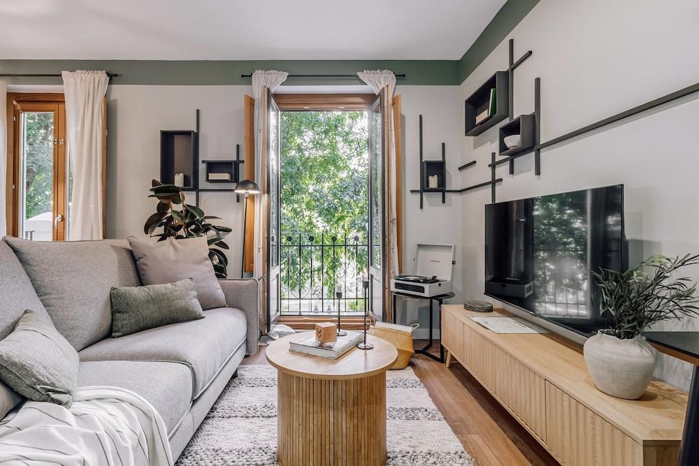 Zappa - 2 Bedrooms in Chamber