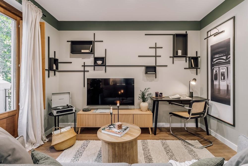 Zappa - 2 Bedrooms in Chamber