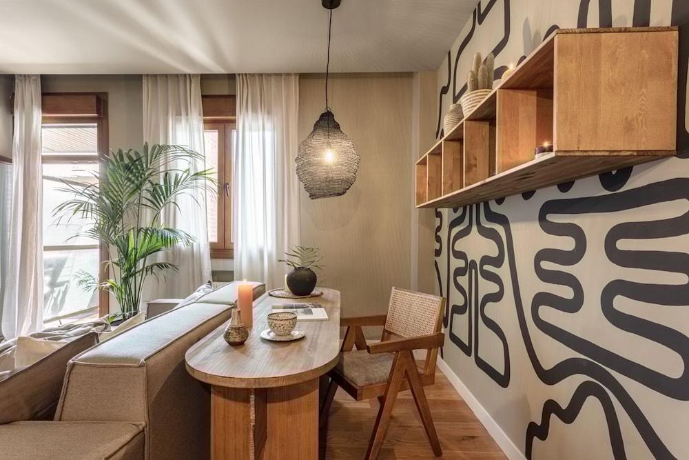 Zillah - 2 Bedrooms in Azca