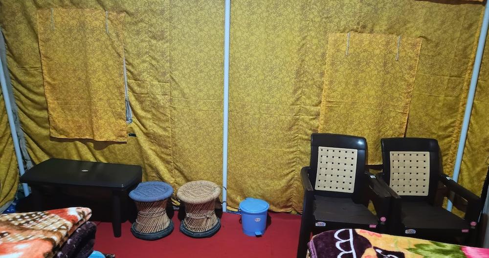 Chopta Hilltop Camps