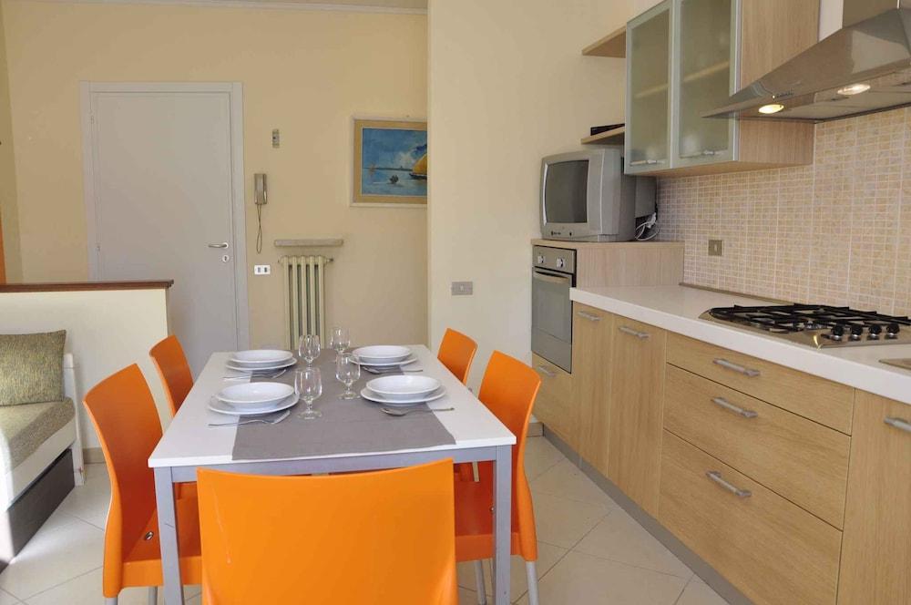 Ferienwohnung mit Terrasse und Pool