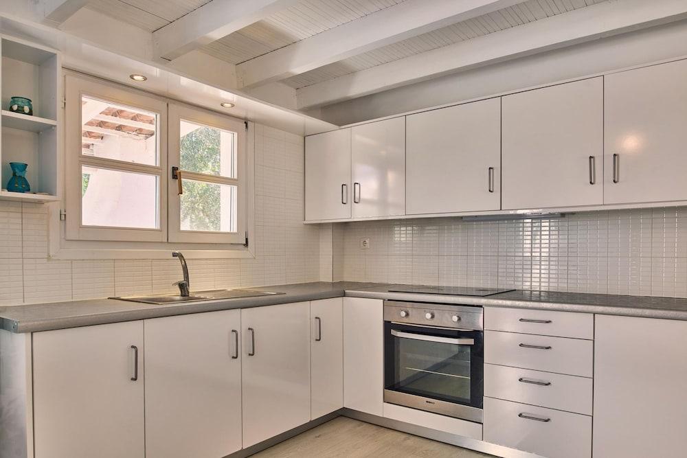 Villa Erato Periyali