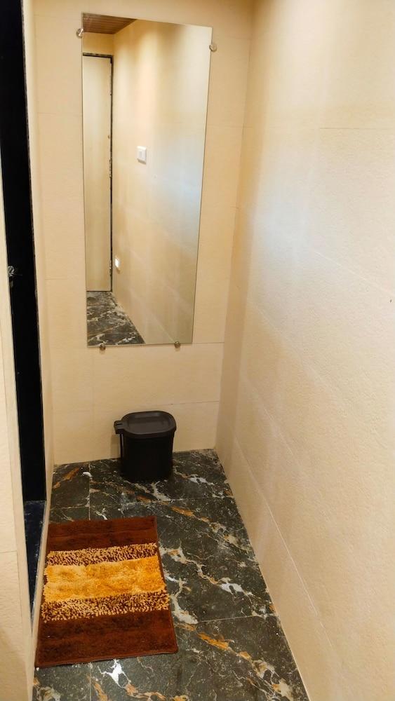 Nadim Tiger Residency