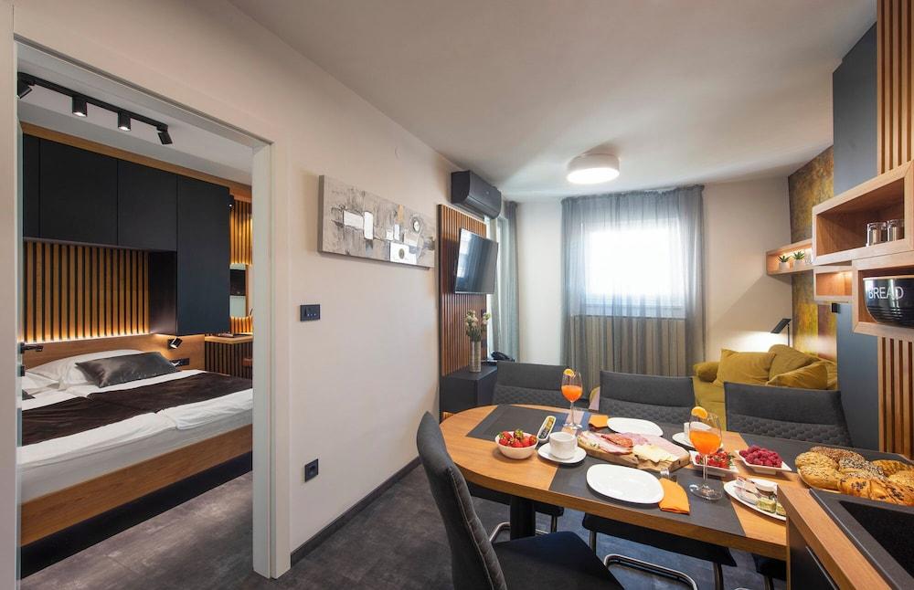 Jazine lux apartment E&T