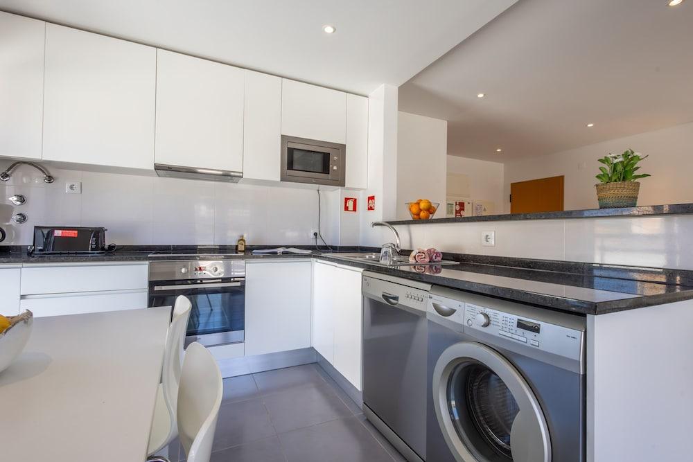 Carmona A com Vista Para a Piscina