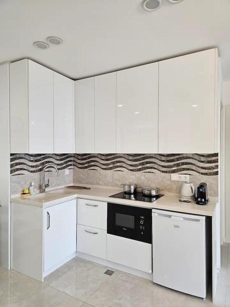 King David Equipped Luxury Two Bedroom26