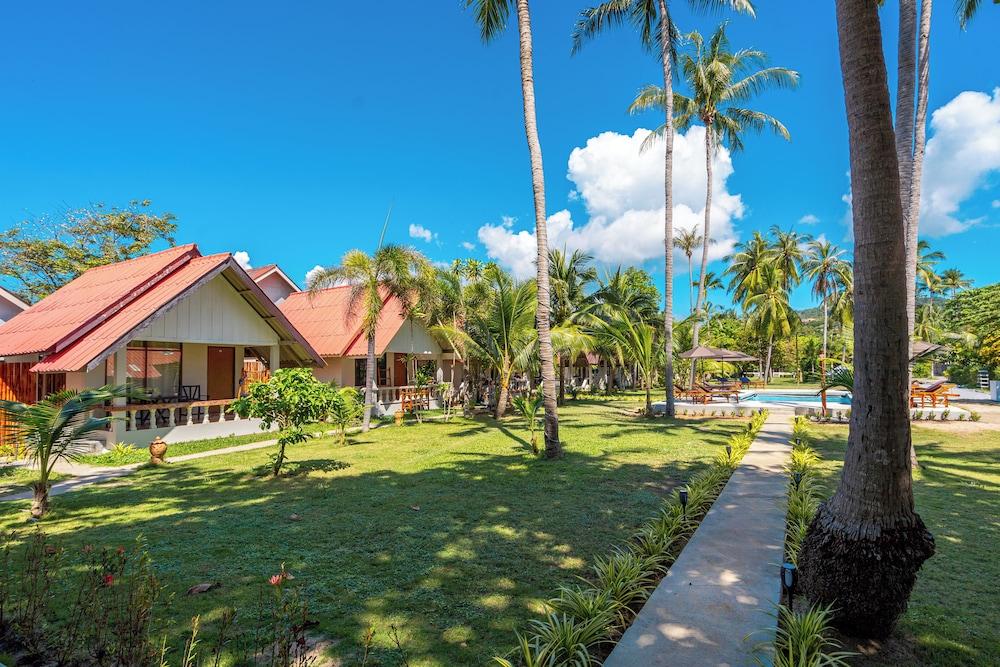 Lanta Beachfront Resort