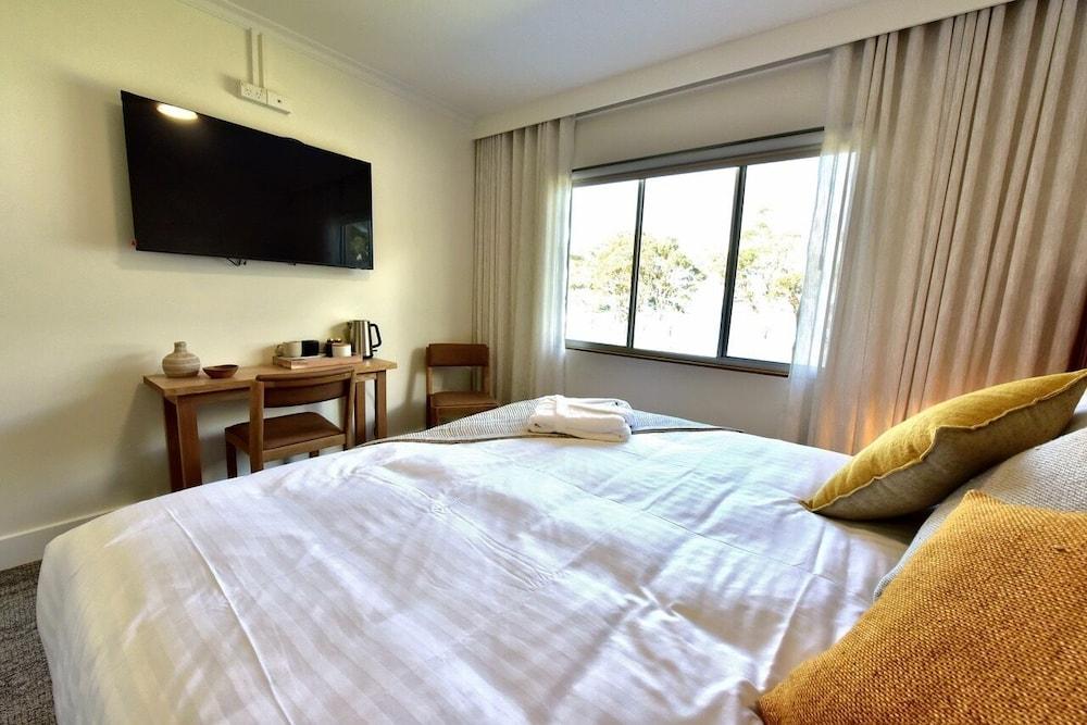 Lufra Beachside Hotel