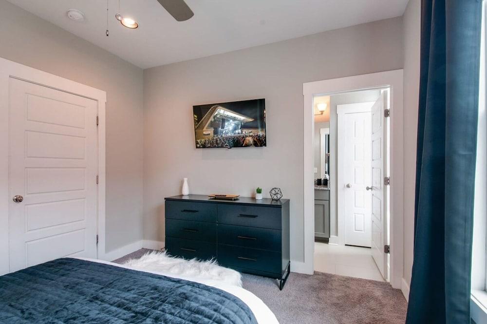 Close to the Gulch - Book Today