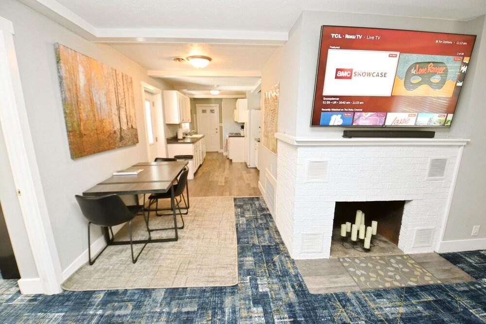 3 Blocks to Notre Dame EV Charger 1707