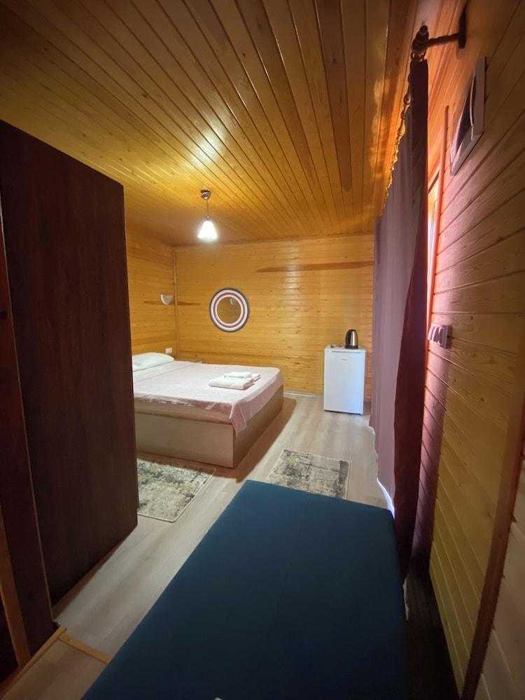 Karaöz Ada Bungalows & Villa