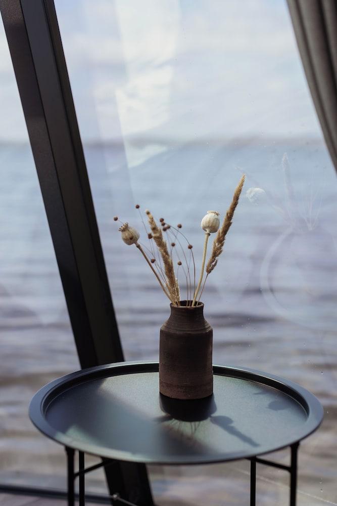 Yggdrasil Igloo Water Huts Skåne