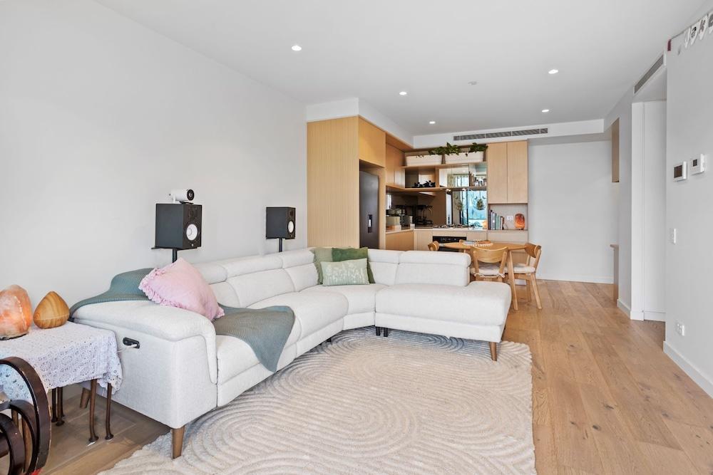 Luxury Hinterland View on Palm Beach