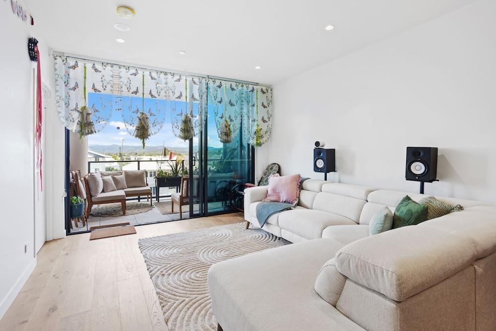 Luxury Hinterland View on Palm Beach