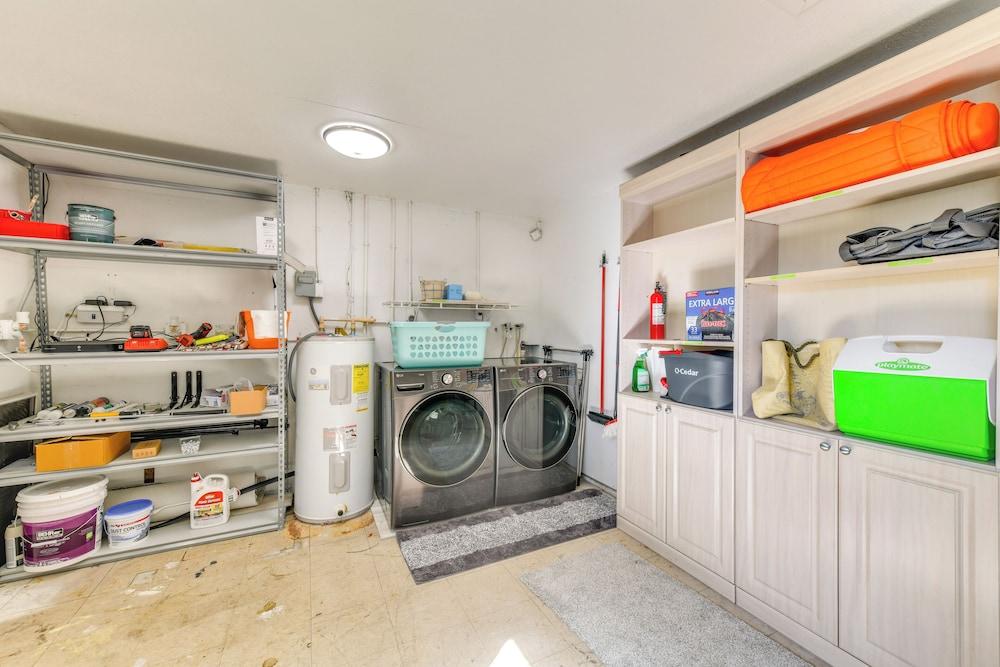 Near Beaches + Downtown: Sarasota Home w/ Lanai