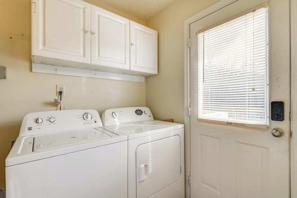 Lake Anna Getaway w/ Fire Pit + Dock Access!