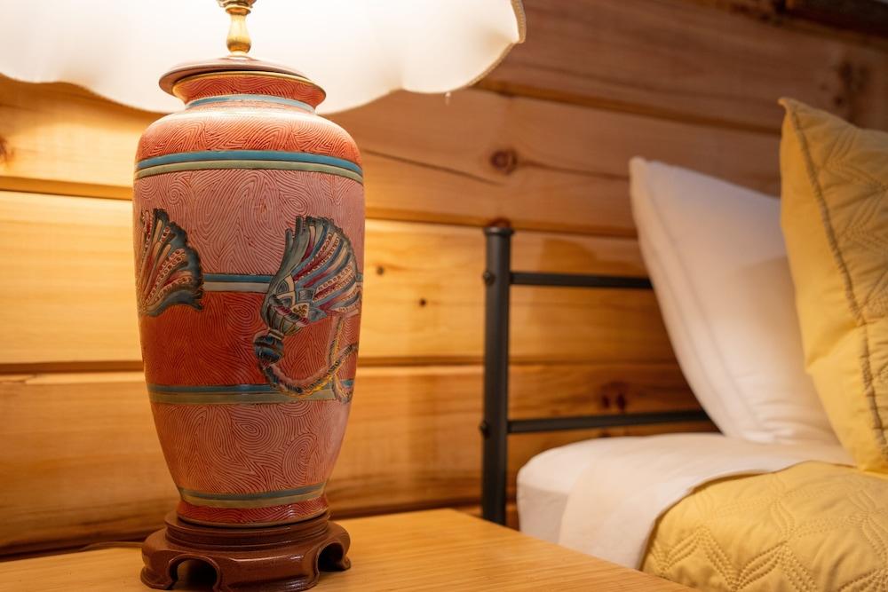 211 Misty Mountain Getaway 4 Bedroom Cabin