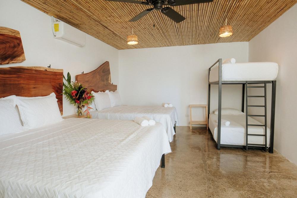 Bonding Coffee Roaster Café & Hotel