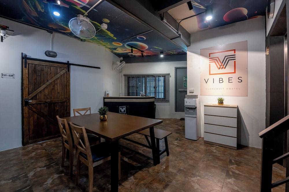 Vibes Hostel Bangkok