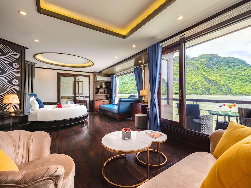 Le Journey Elegance Cruise on Lan Ha Bay