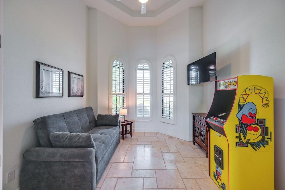 'paradise Palms' Cape Coral Home w/ Dock!