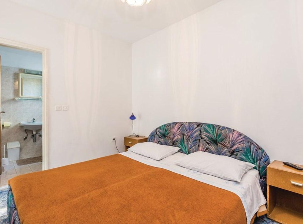 Elegant Brsec Apartments With Sea View