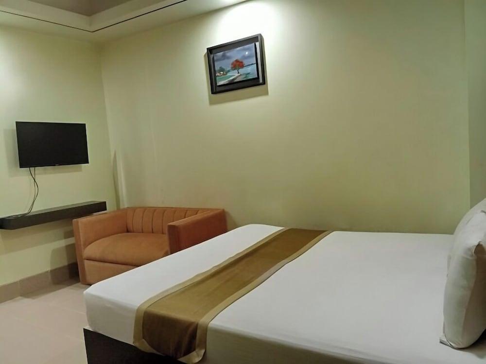 Urmee Guest House Coxs Bazar