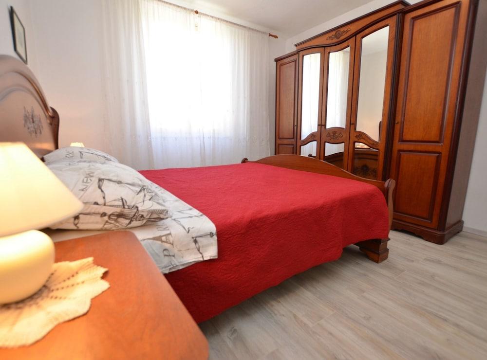 Airy and Comfortable Apartment With Loggia