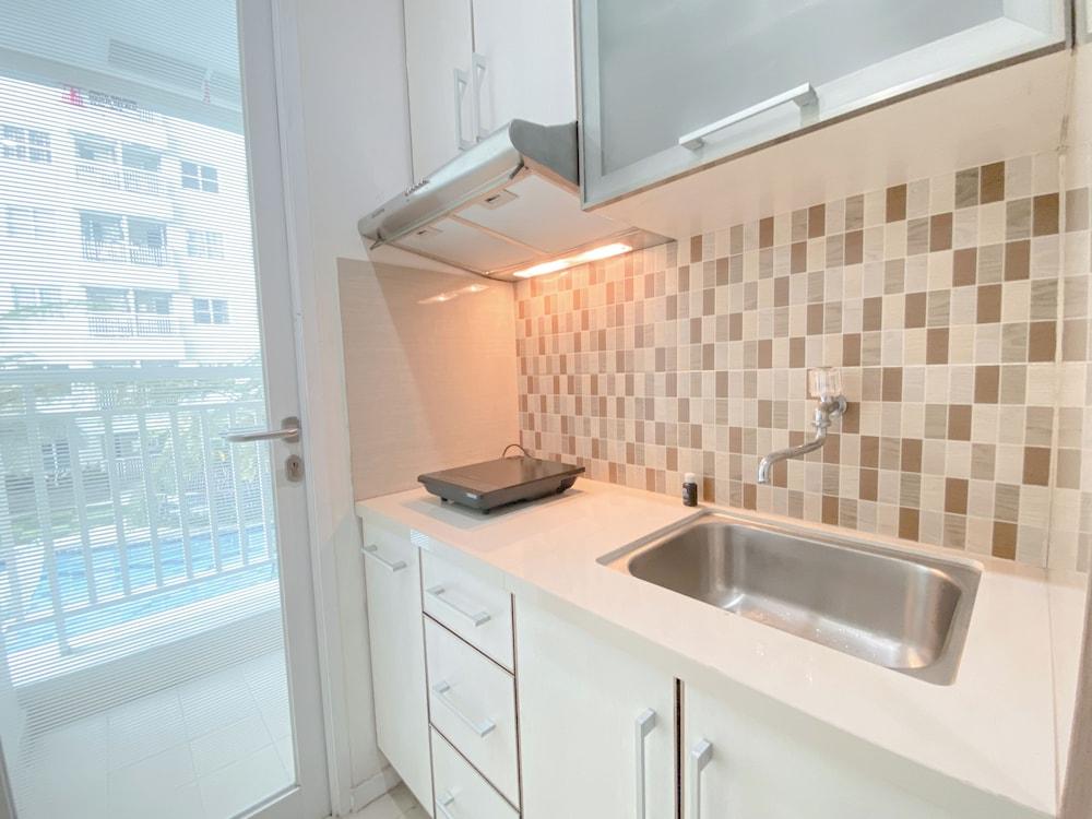 Tranquil Abode 1Br Apartment At Parahyangan Residence