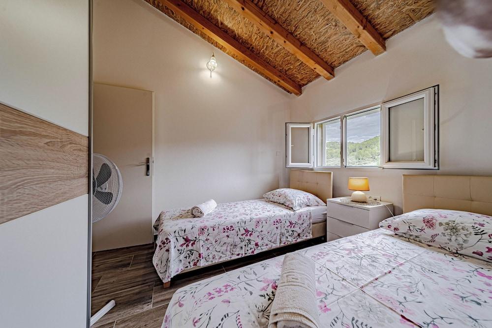 Eco Friendly Cottage Maja