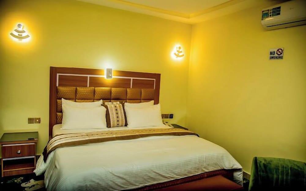 Villa Hilton  Hotels and Apartments