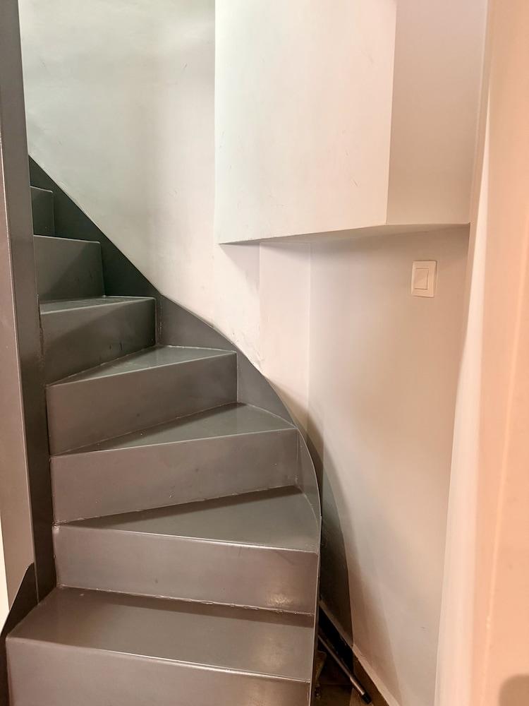 Thissio Luxury Apartment