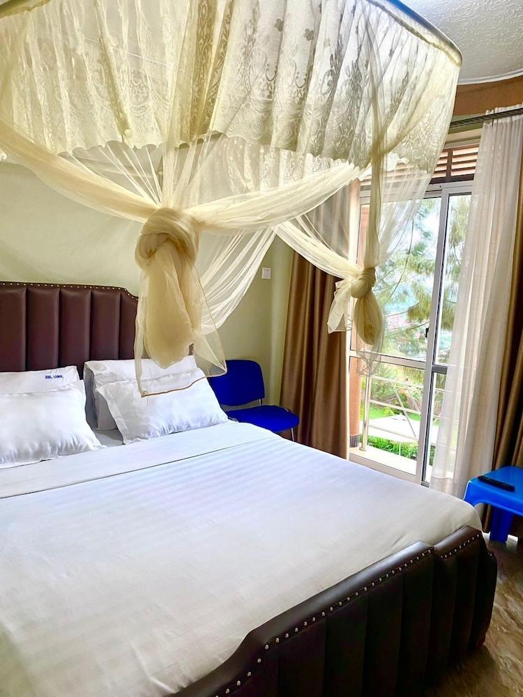 Jebel Hotel and Lounge Buloba