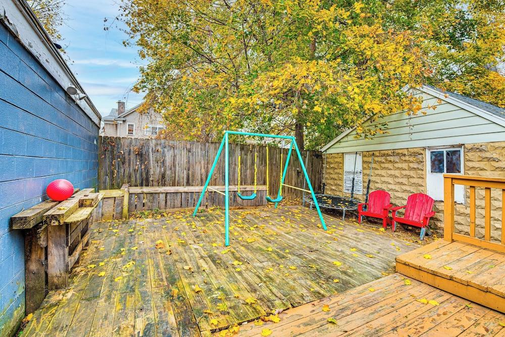 1 Mi to Dtwn: Colorful Binghamton Home