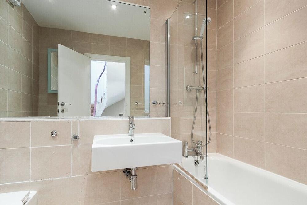 Luxury Villa 6 Bedrooms Next to Marble Arch