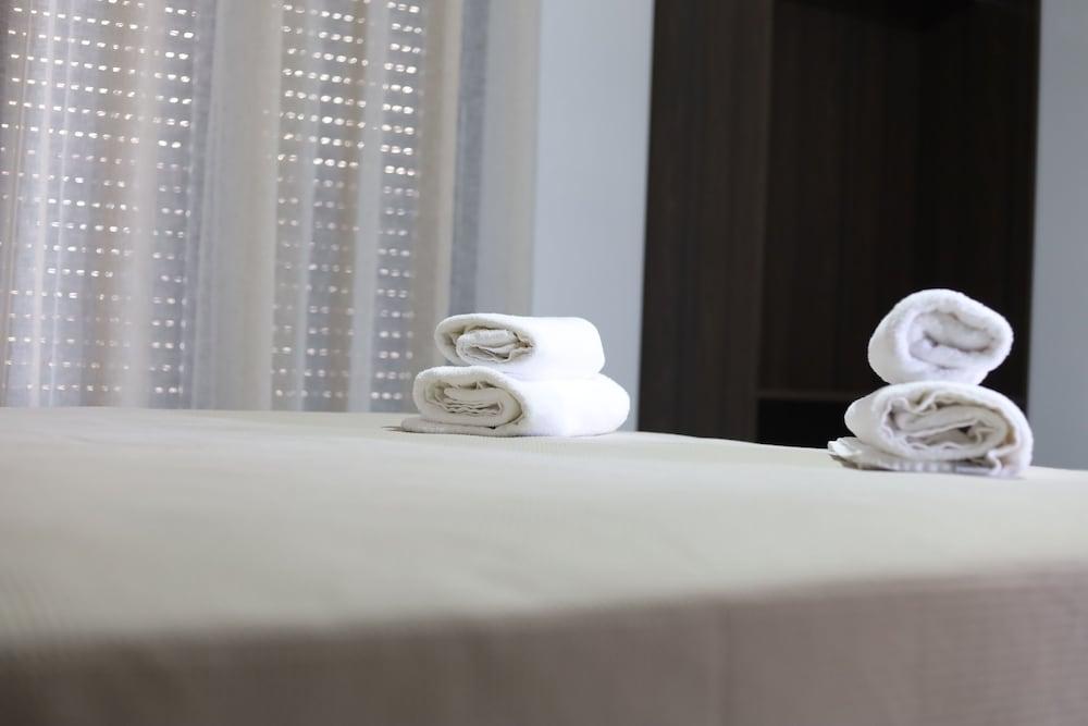 Hospedium DLJ Hostal La Paz Marmolejo