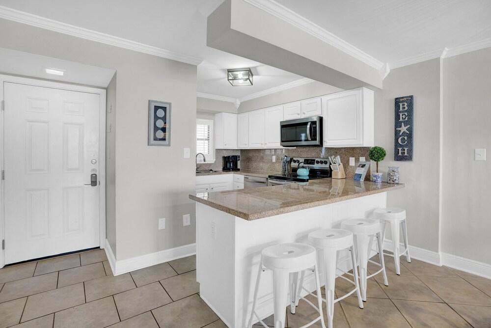 Seaside Beach & Racquet 5917