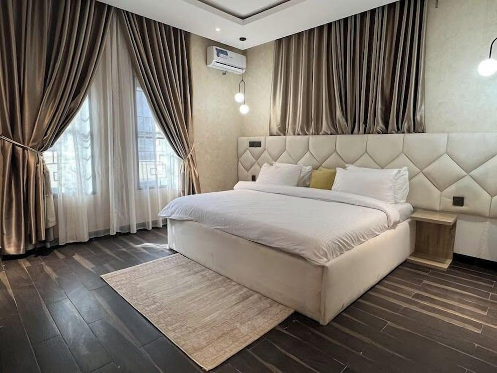 CASA Apartments and Suites