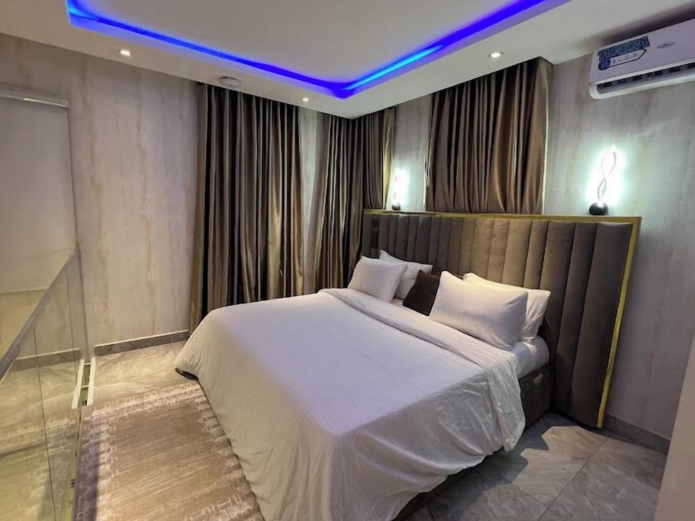 CASA Apartments and Suites