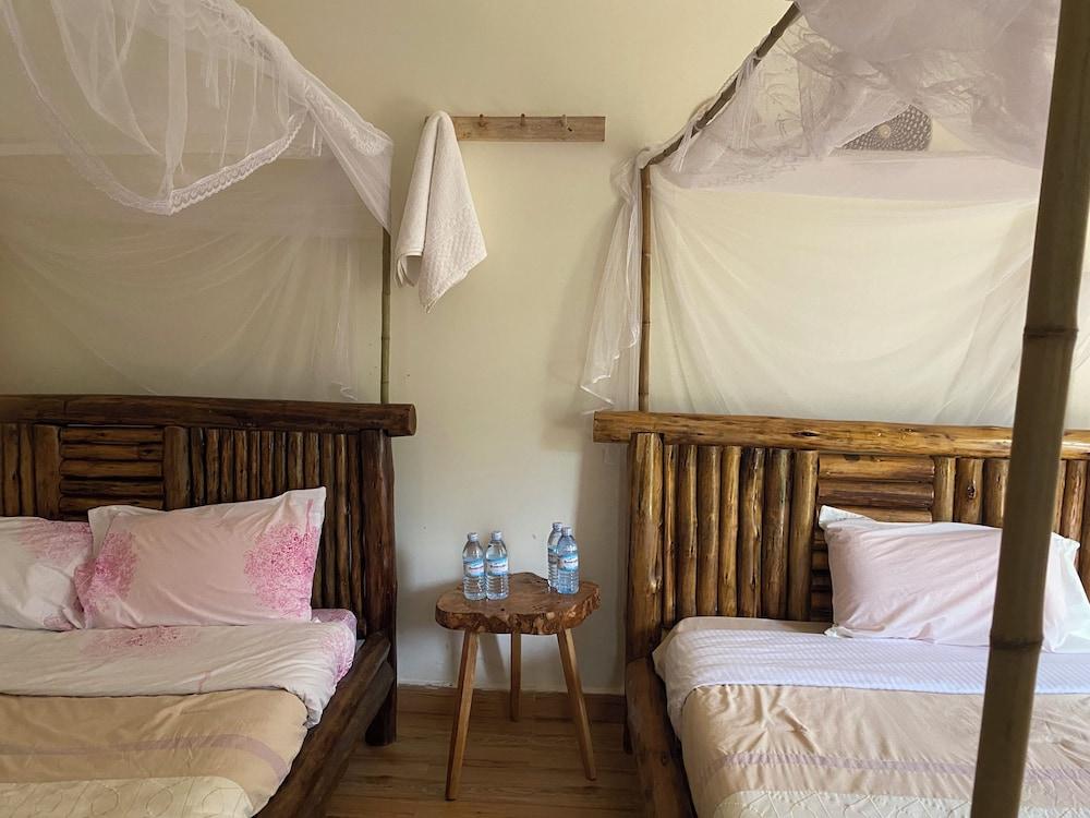 Rafiki Safari Lodge Bwindi