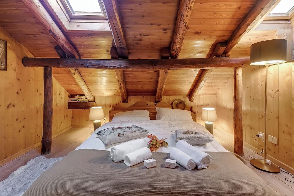 La Baita 1800 Ski In Ski Out