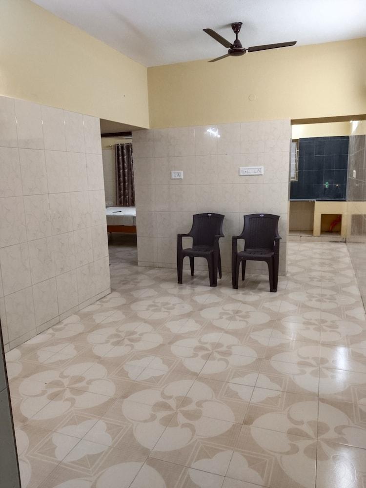 SRINIVASA RESIDENCY INN
