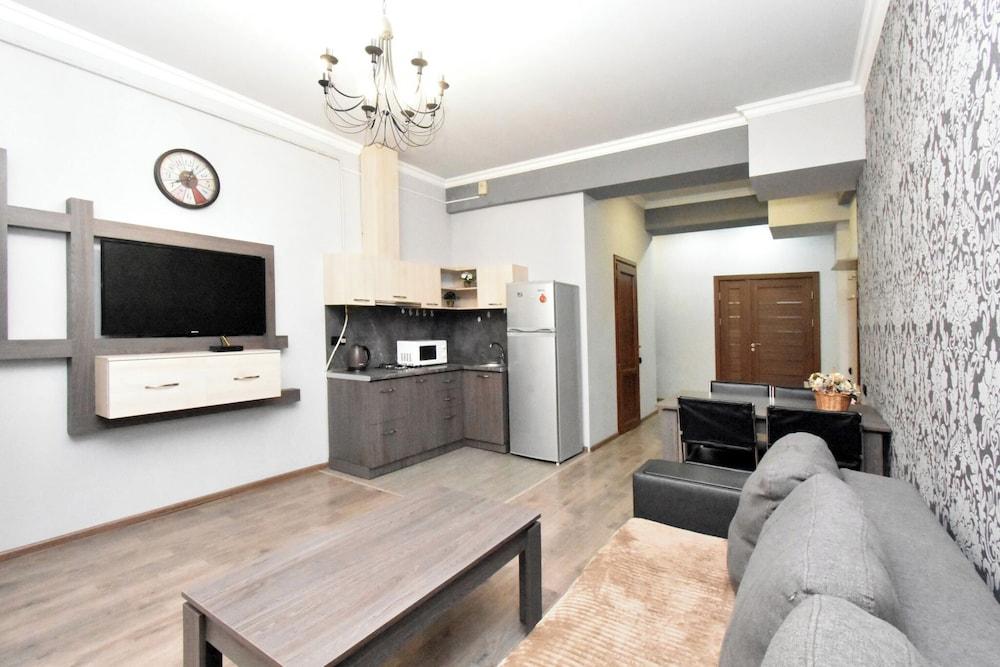 Apartment in Teryan street