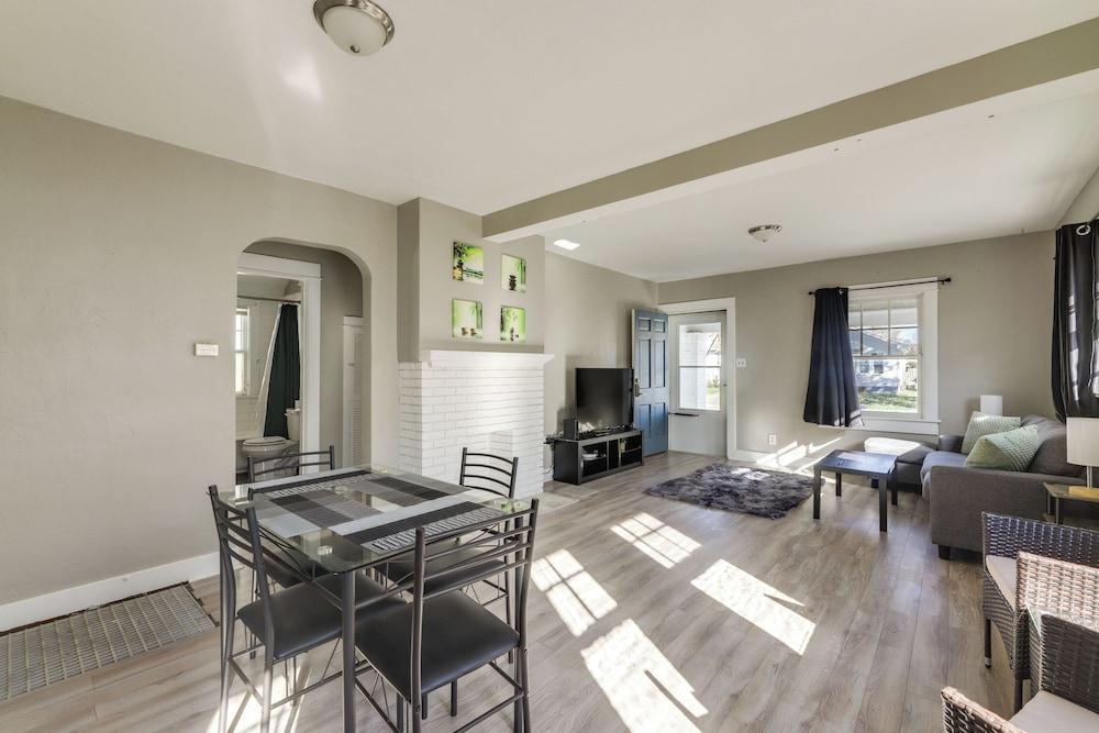 Close to University & Dtwn: Home in Dayton