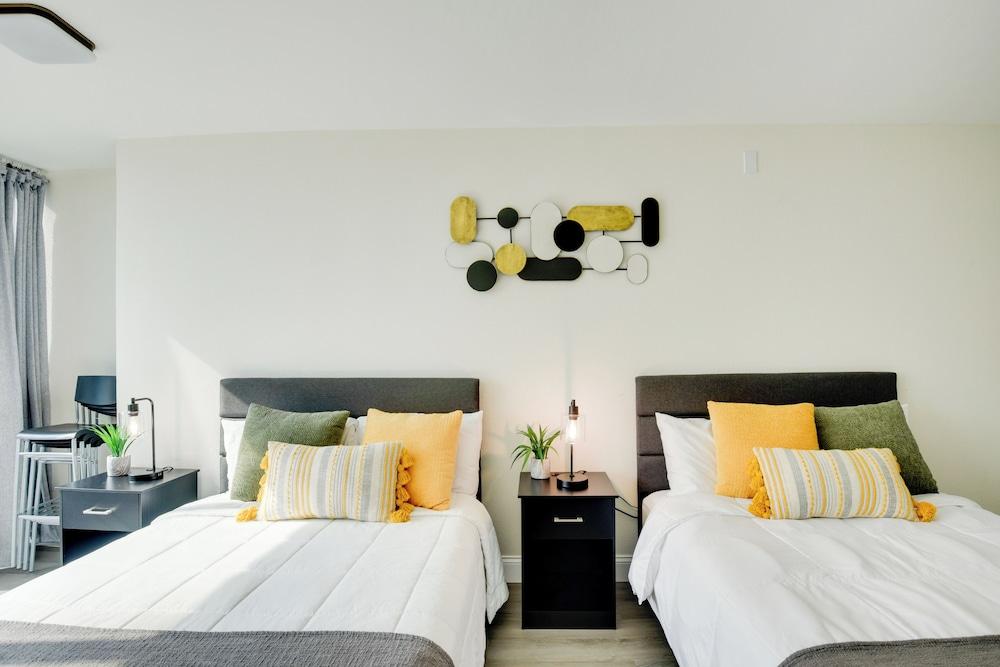 Beachfront Gem w/ Community Pool in Daytona!