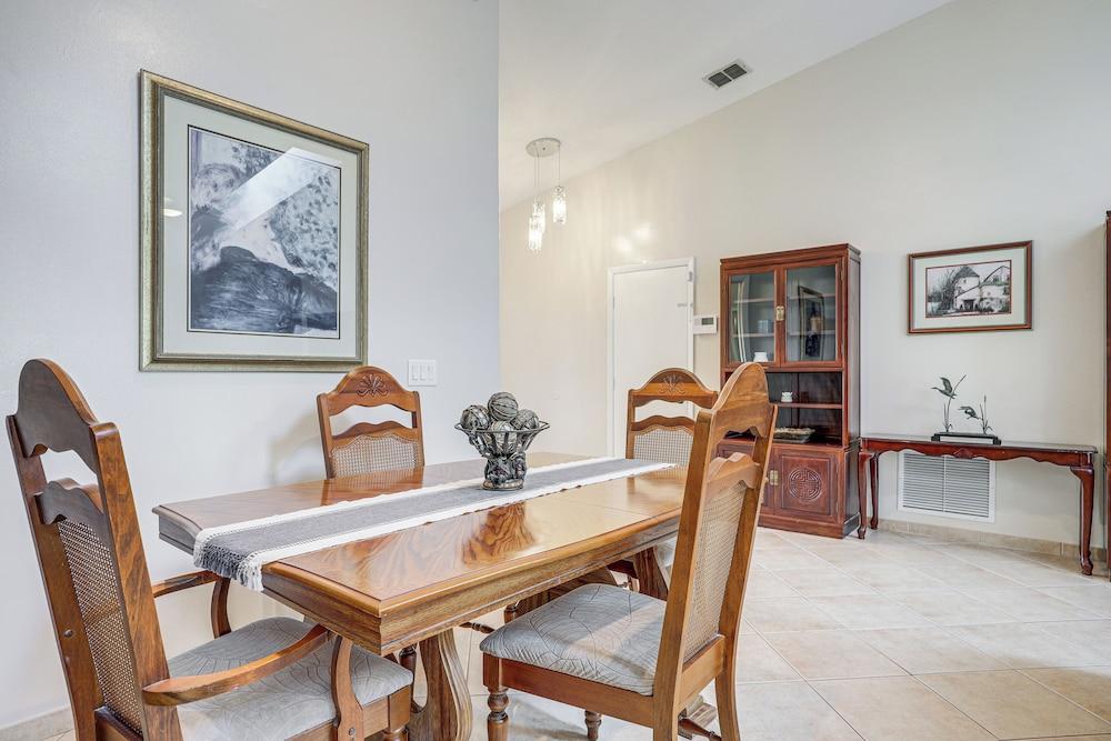 Home w/ Pool 5 Mi to Neptune Beach in Jacksonville