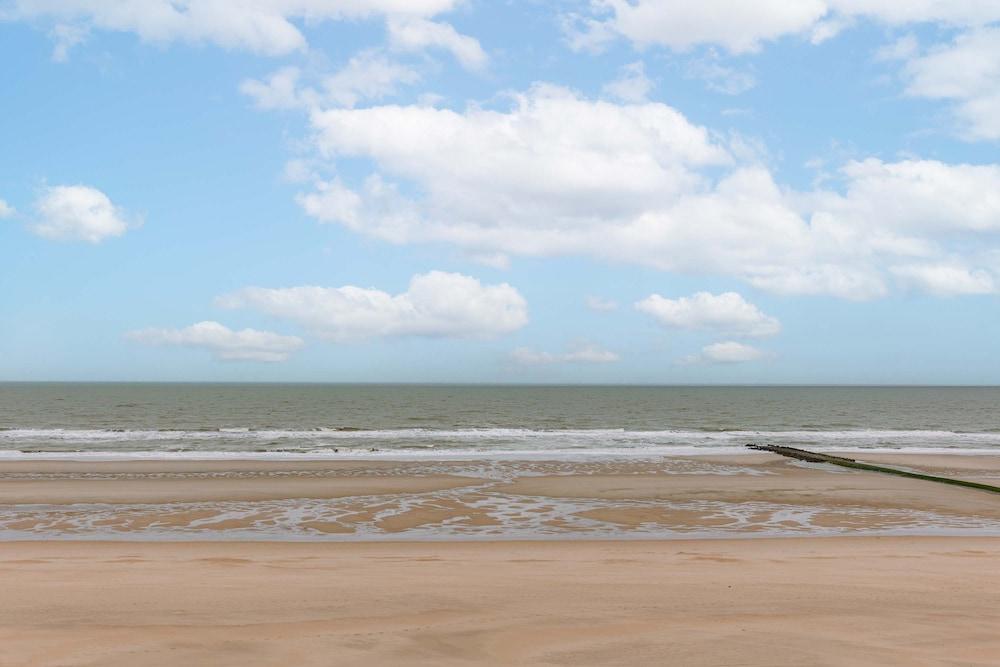 Sea View Apartment With Parking