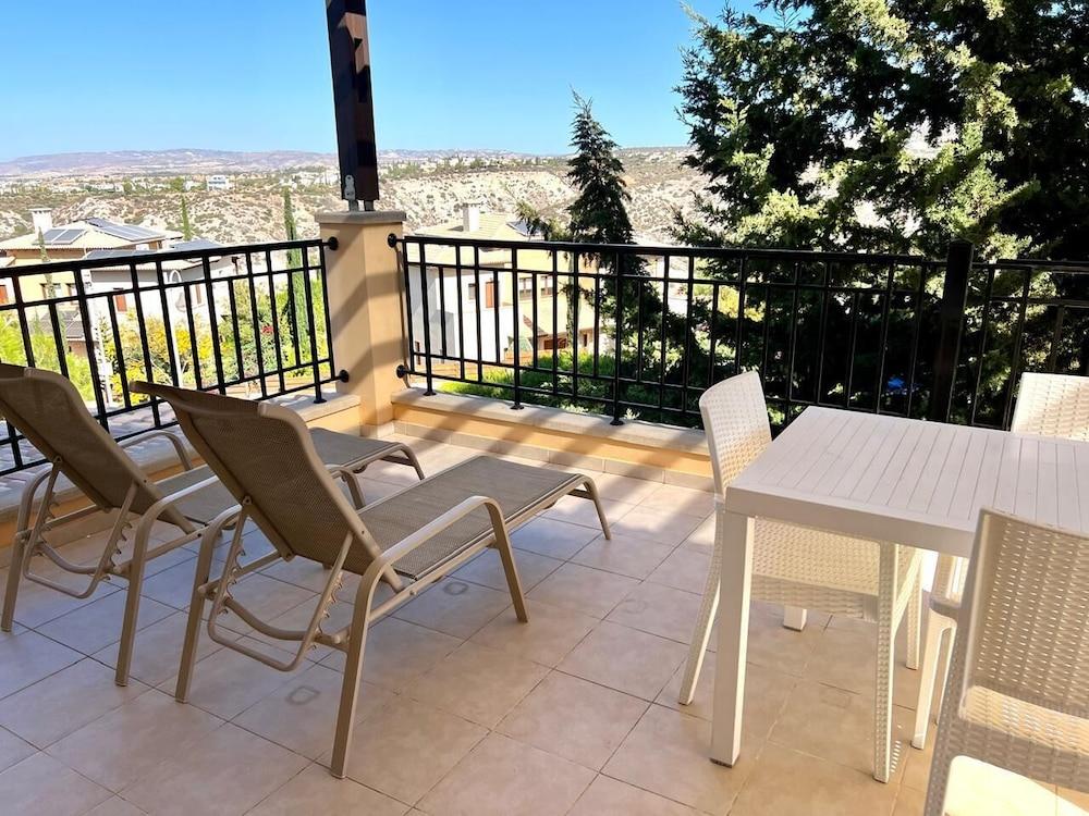 Perfect Getaway for 2 With Shared Pool