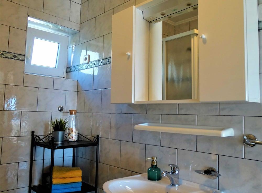 Warm and Welcoming Apartments With Sea View