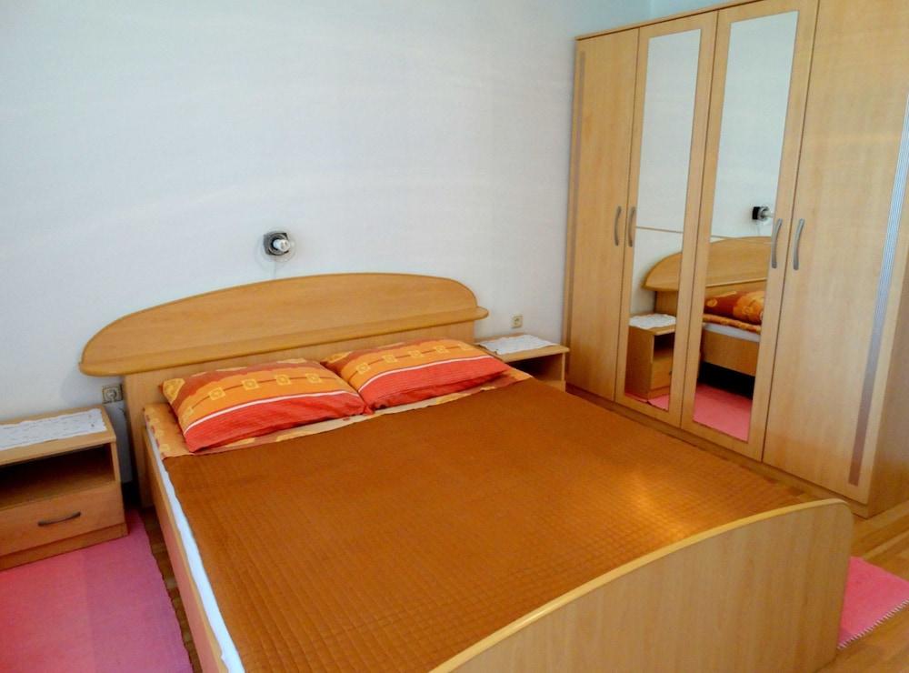 Warm and Welcoming Apartments With Sea View